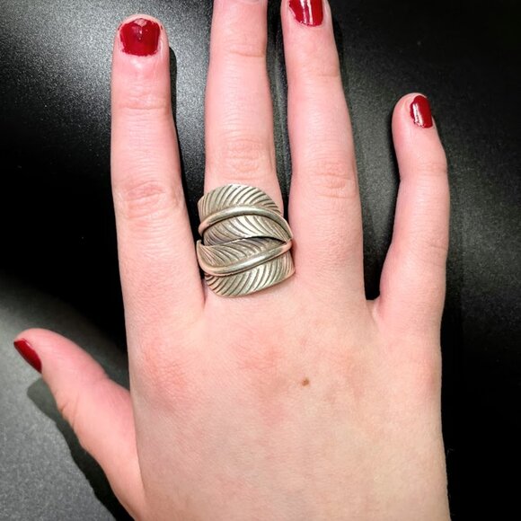 Karen Hill Tribe Fine Silver Wrap Around Tribal Leaf Ring - Picture 8 of 11